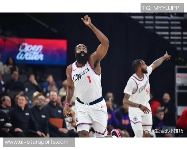 快船半场领先篮网16分哈登状态火热小卡贡献7分3断祖巴茨表现低迷